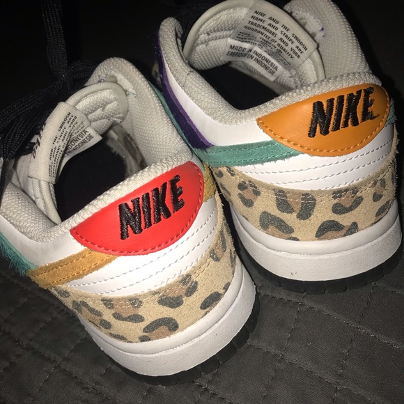Women size 6 cheetah print Nike Donks - Picture 3 of 3